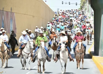 Frontera celebra su 132° aniversario con cabalgata por la ciudad