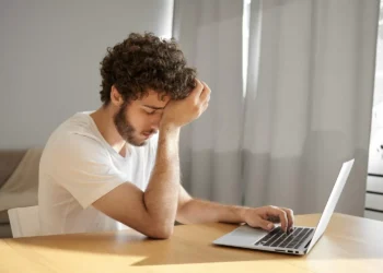 Escribió el nombre de su madre en Google y hace un tacto escalofriante