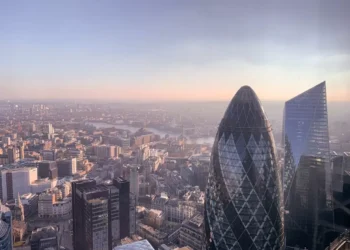 “Desafíos económicos globales: cambios y perspectivas”