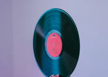 “La Música: Poderosa Expresión y Conexión en el Mundo”