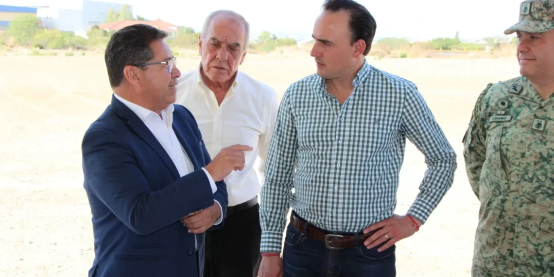 Supervisan terreno para la construcción del Hospital abstracto Regional del IMSS en Saltillo