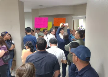 Notificarán a taxistas sobre negativa a refrendo y prórroga concedida