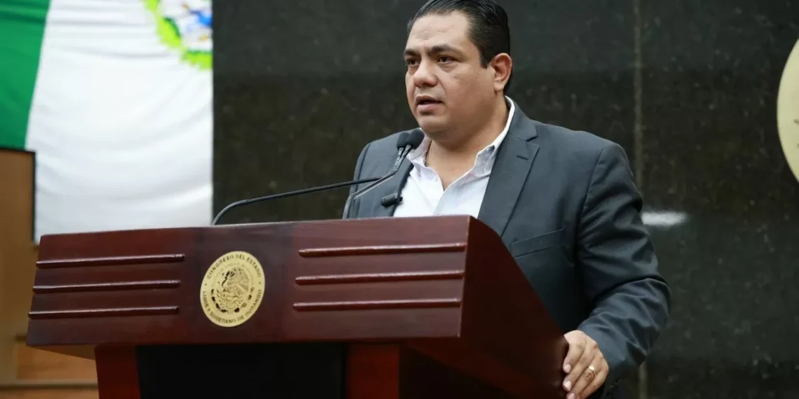 Presenta iniciativa de Ley Apícola