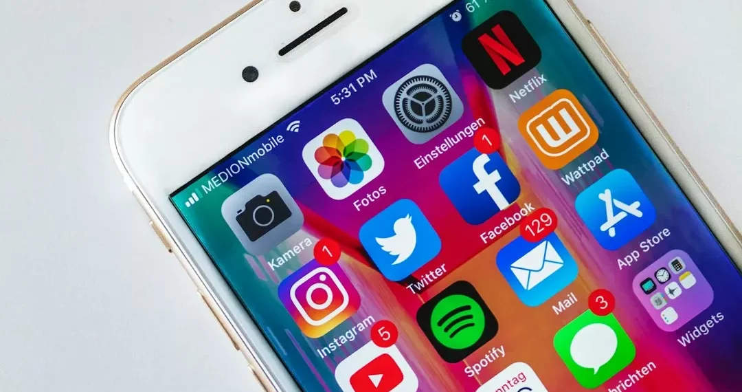 “La revolución tecnológica: cambios en nuestras vidas”