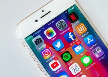 “La revolución tecnológica: cambios en nuestras vidas”