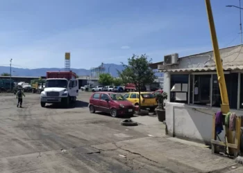 Realizan paro de labores recolectores de basura en Saltillo