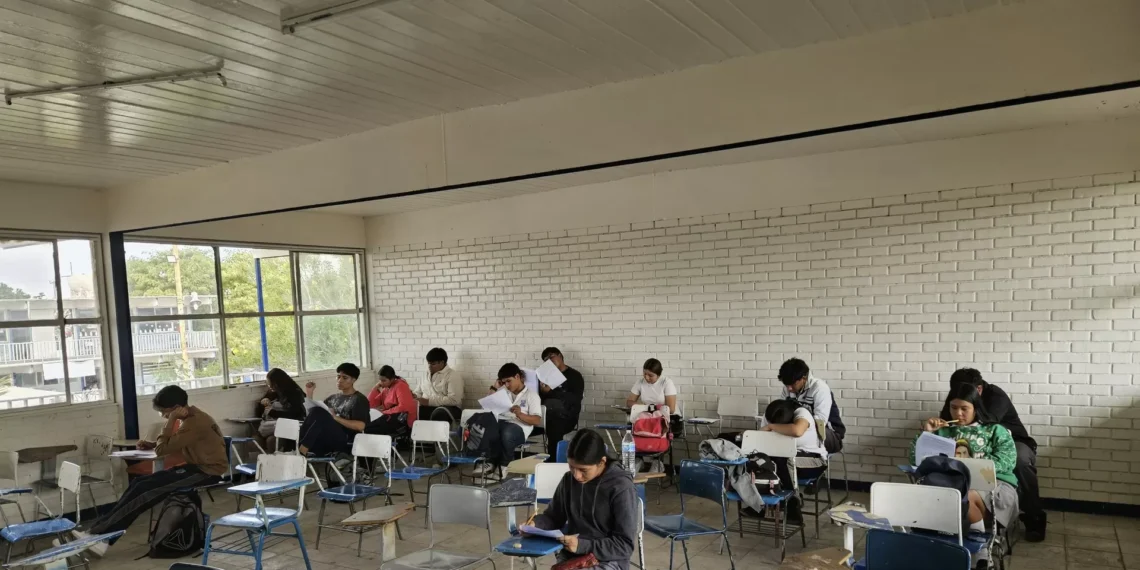 ¿Por qué podría entrar en paro de labores el Cetis en absoluto. 83 de Torreón?