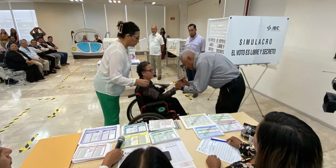 Realiza INE simulacro de votación con perspectiva inclusiva