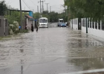 Fuertes lluvias y granizada en Piedras Negras, deja calles anegadas y casas inundadas