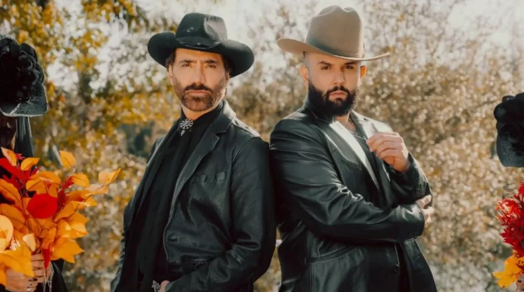 Unen talentos un león y el potrillo