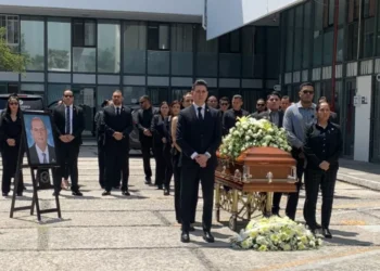 Fiscalía anticorrupción de Durango realiza ‘último adiós’ para orientador que falleció