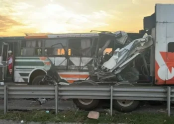 Choque entre autobús y tráiler en Ecatepec deja 10 heridos en el autódromo Exterior Mexiquense