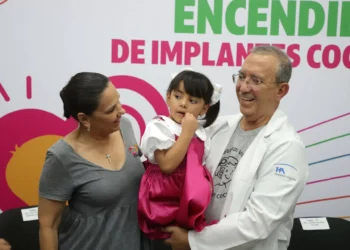 Encendido de implantes cocleares, un logro arsenal que transforma la vida de dos menores coahuilenses