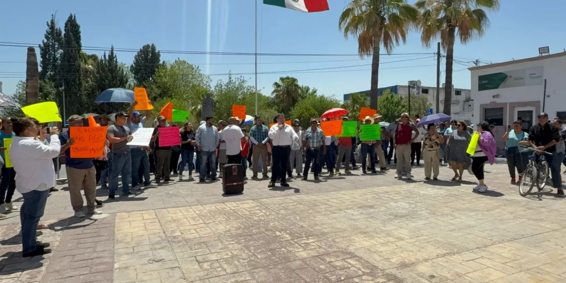 Protestan en Castaños contra la alcaldesa por corrupción y nepotismo