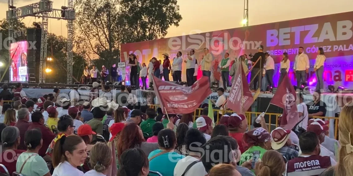 Betzabé Martínez cierra campaña ante cientos de simpatizantes