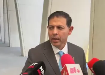 Padres denuncian suspensión de créditos para aprendiz ingreso en la UA de C; rector lo niega
