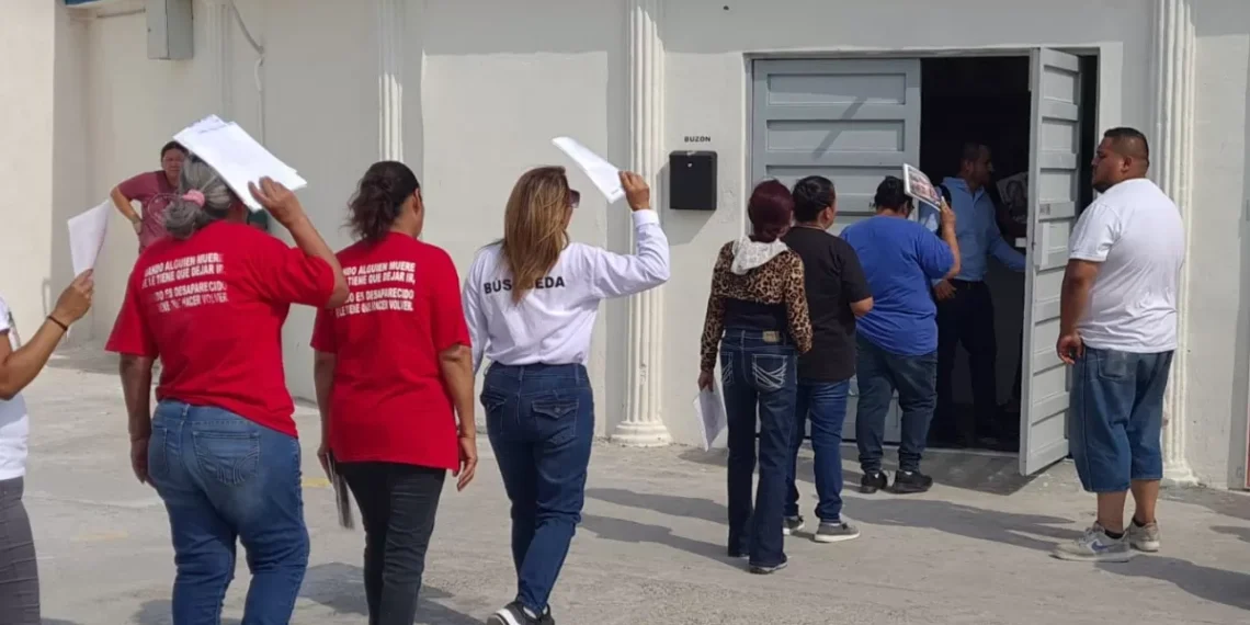 Colectivos buscan en penal de Piedras Negras pistas sobre familiares desaparecidos