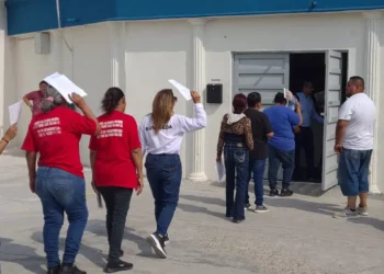 Colectivos buscan en penal de Piedras Negras pistas sobre familiares desaparecidos