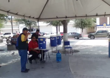 Protección Civil de Monclova mantiene puntos de hidratación por calor