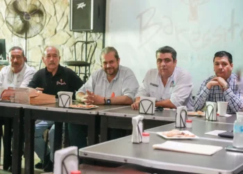 Comparten propuestas representantes de bares y restaurantes con alcalde de Ramos Arizpe