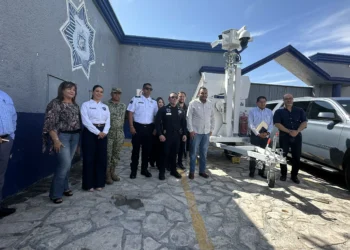 Entregan en Monclova torres de videovigilancia y botones de pánico