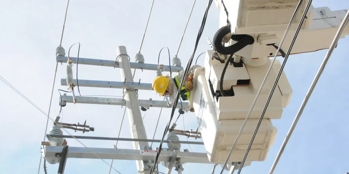 Coahuila pide a CFE mejorar red eléctrica ante apagones constantes