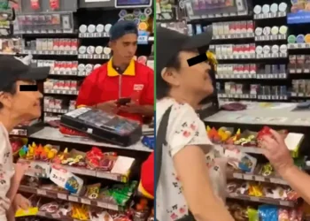 Doñita le gritonea a empleada del Oxxo porque nunca hay sistema y surge “Lady Recargas”