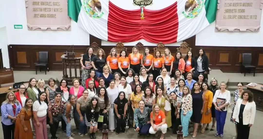 Realizan plaza sobre violencia vicaria en el Congreso del Estado y participan representantes de San Pedro