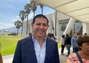 Tienen estudiantes de la UAdeC empleo seguro: Rector Octavio Pimentel