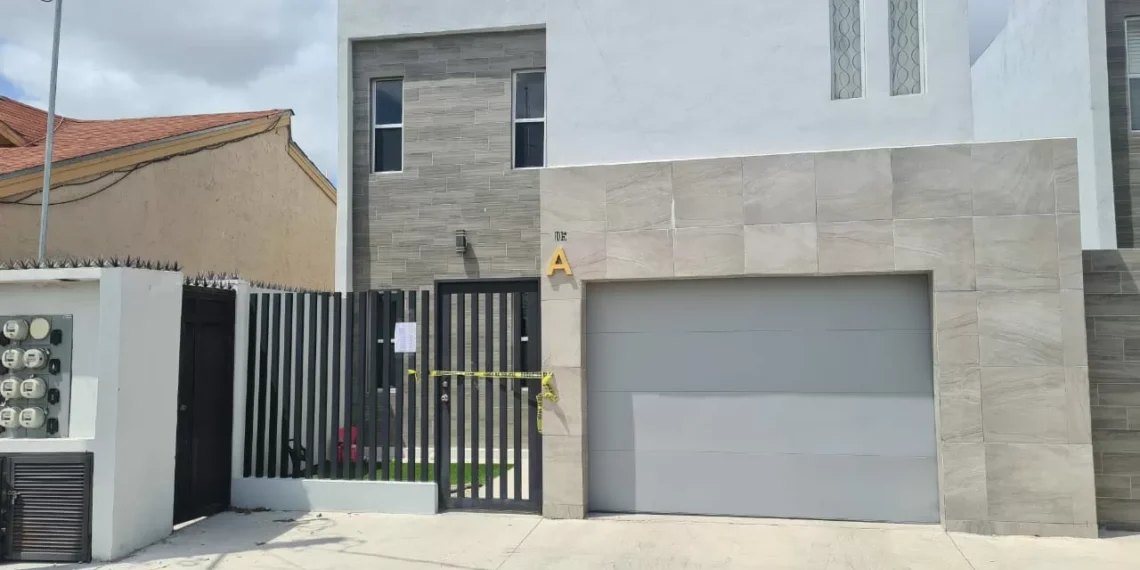 Detienen a tres mujeres y espina menor, aseguran armas en cateo a domicilio