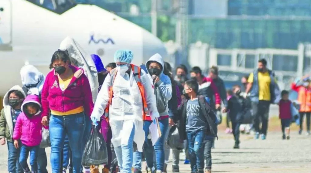 Van deportados a México casi 3 mil niños