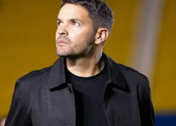 Larcamón quiere un Cruz Azul de época; firmó un contrato de repetición años