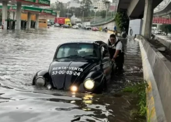 Lluvias torrenciales inundan Tlalnepantla