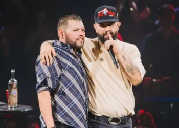 Carín León ruge y conquista el Domo Care