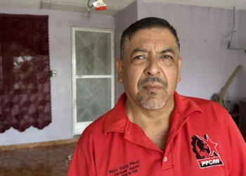 Llama el Frente Cardenista a regularizar papelería de vehículos americanos
