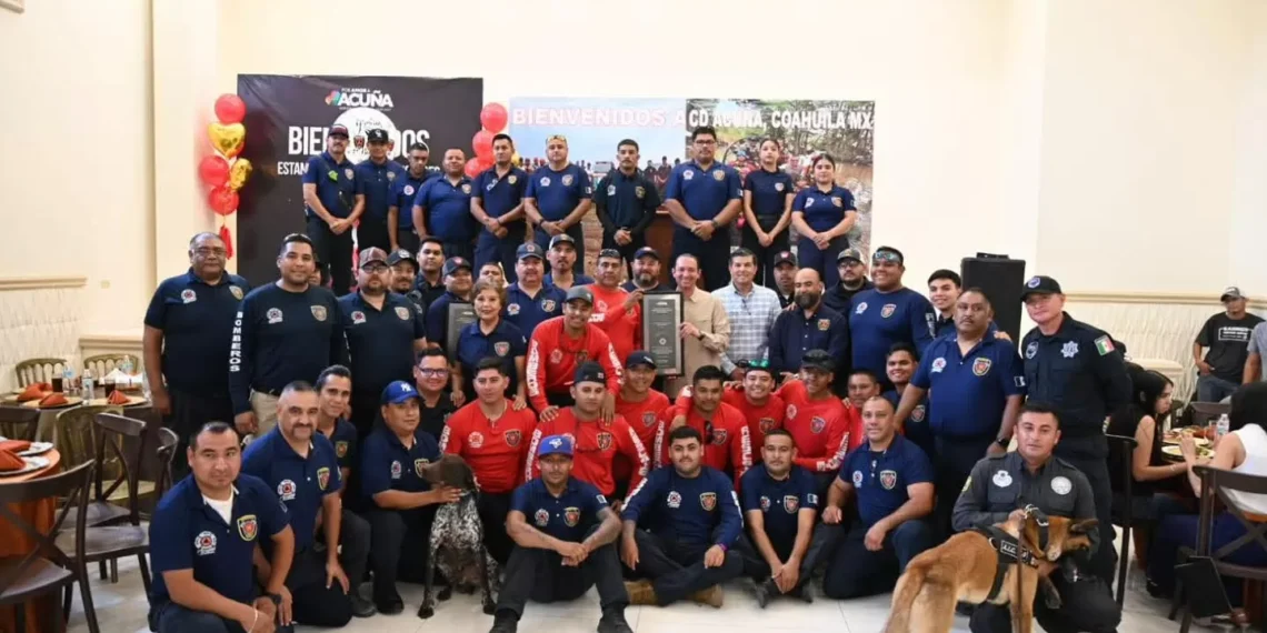 Reciben con gran  orgullo al grupo acuático y Fundación 911 en Acuña