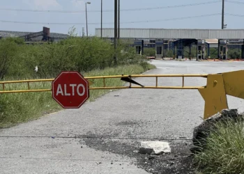 Obreros refuerzan vigilancia en AHMSA para impedir retiro de maquinaria
