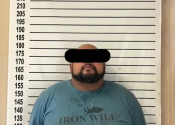 Recuperan en Coahuila tractocamión robado en NL