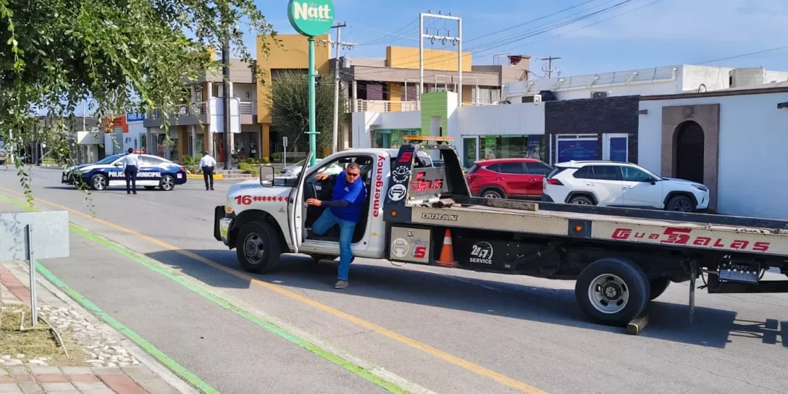 Auxilian autoridades municipales a turistas de Texas varados en Monclova