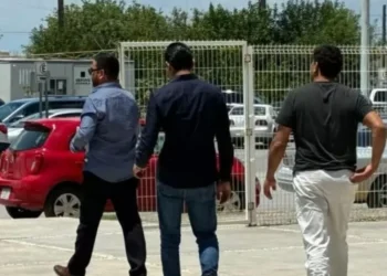 Cantante grupero rebusca acuerdo por no pagar 180 mil pesos de 7 años de pensión alimenticia