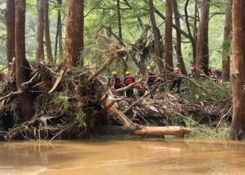 Acuña envía equipo de socorro acuático a participar en trabajos de socorro en Texas