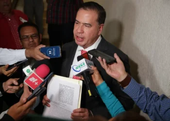 Ricardo Mejía solicita juicio político contra Congreso por omisión en revocación de ordenanza