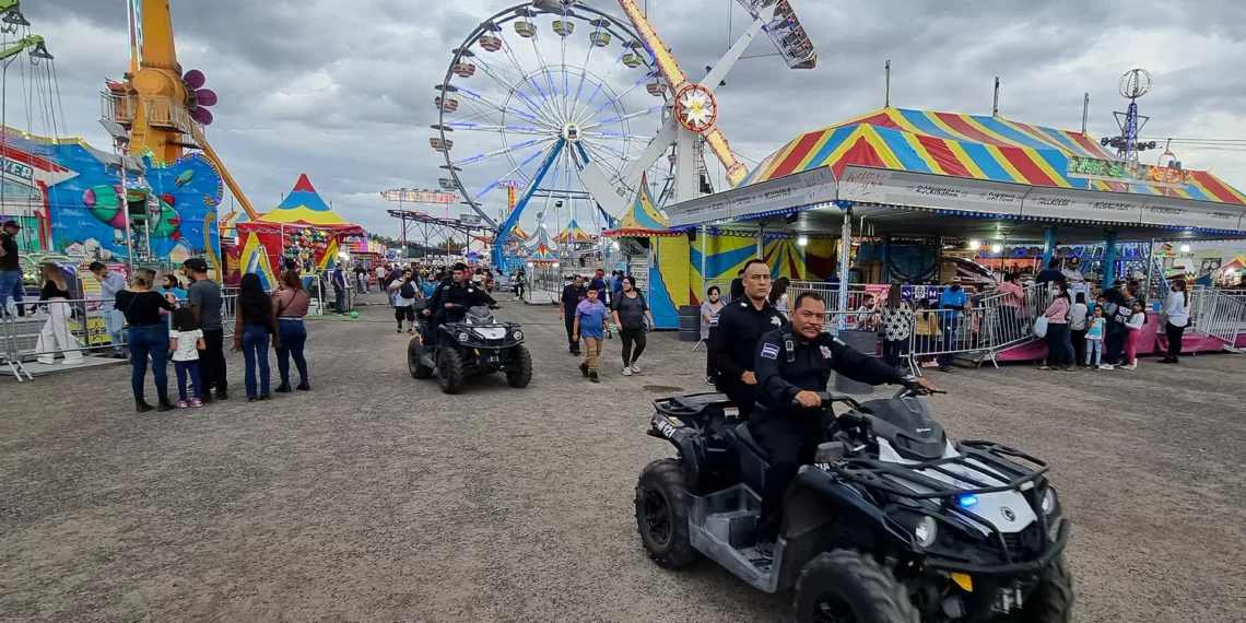 Bloquean a El Siglo de Durango la cobertura de la bazar Nacional de Durango 2025