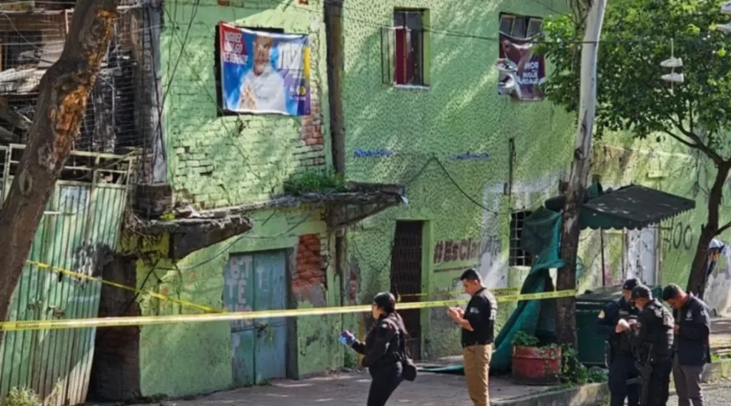 Hombre es asesinado dentro de su casa