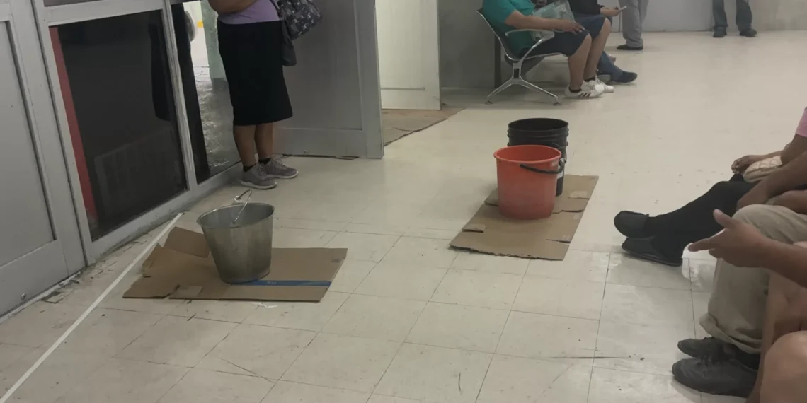 Invierten 200 mdp al IMSS y se inunda con una lluvia