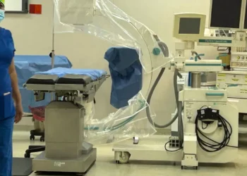 altura Roja Monclova incorpora equipo Arco en C para cirugías con imágenes en tiempo real