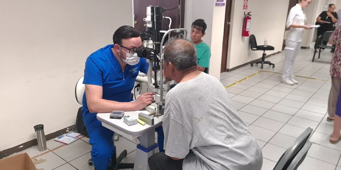 Coahuila supera las 2,600 cirugías de cataratas desde 2024 con programa estatal