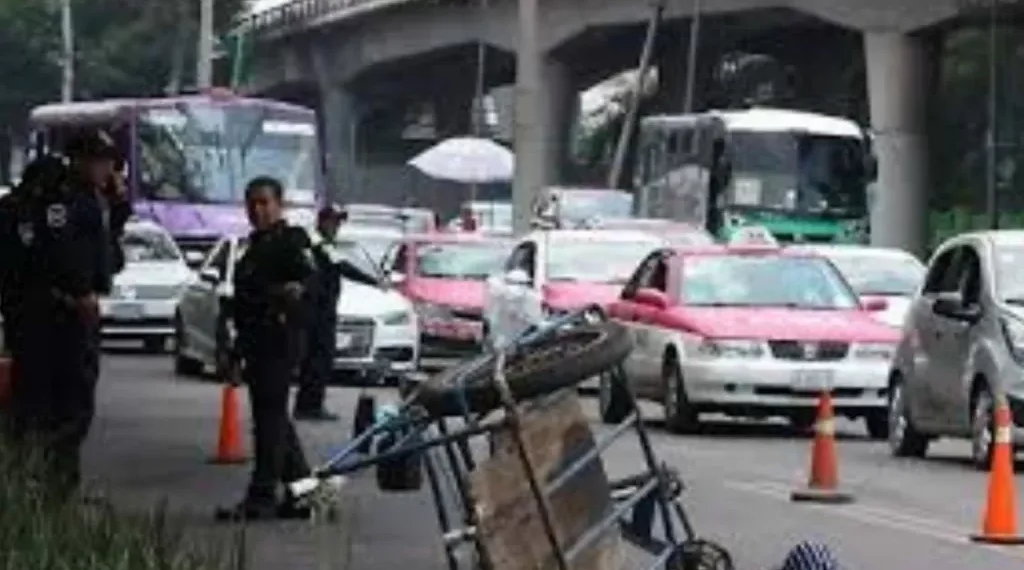 Muere repartidor de bebida tras ser atropellado en Periférico Canal de Garay, Xochimilco