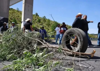 Ejidatarios de Tenango del Valle exigen obras prometidas desde hace 38 años