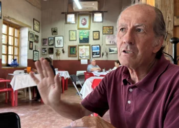 Presentan “Pequeño Monclovense Ilustrado”, libro que retrata con humor y sátira la ficha de Monclova